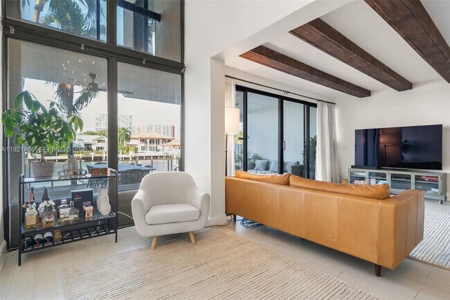 Building Photo - 429 Poinciana Island Dr