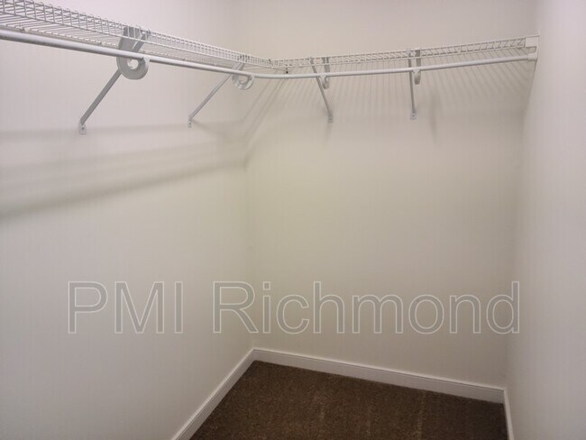Building Photo - 8014 Cottesmore Ct