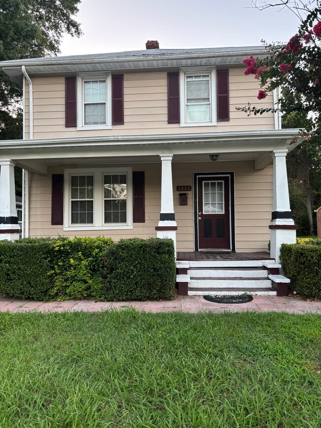 Primary Photo - 3611 Victoria Blvd