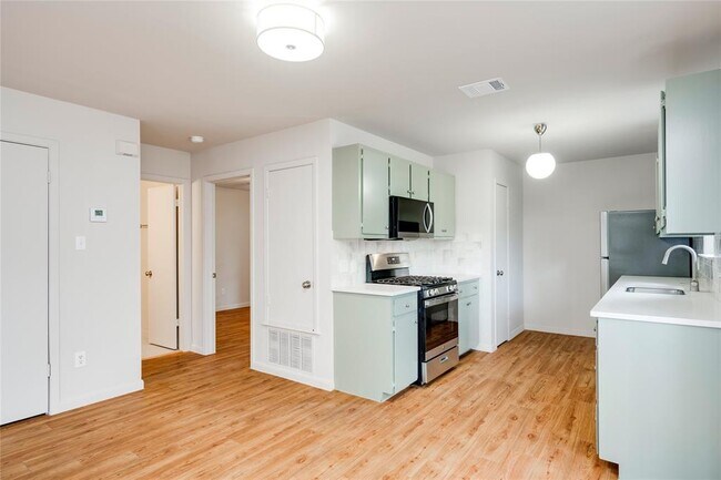 Building Photo - 8110 Willet Trail