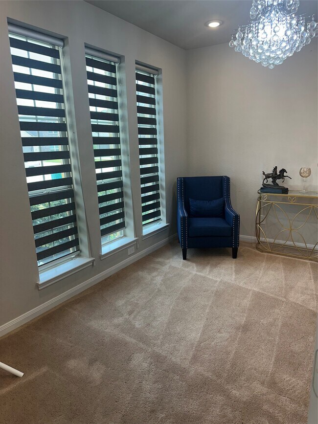 Building Photo - 1617 Darwin Cedar Dr