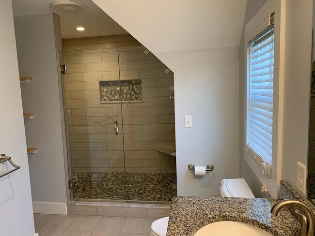 Building Photo - 220 Veranda St