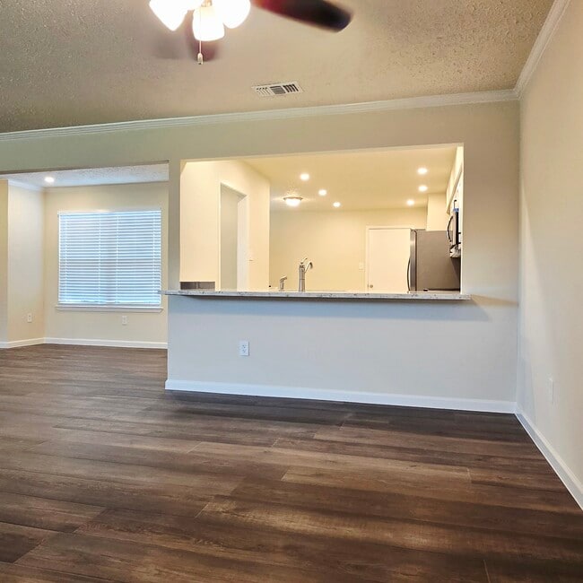 Building Photo - 14211 Sylvia Dr