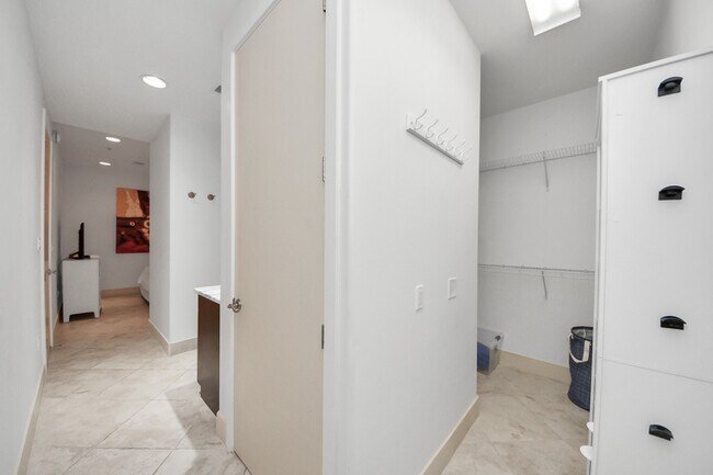 Building Photo - 10327 Termini-San Luis Pass Rd