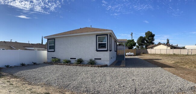 Building Photo - 1164 San Vicente Rd