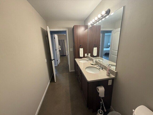 Building Photo - Nowells Subdivision Town Homes - Fully Furnished and Utilities Included