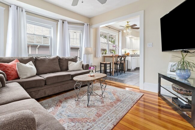 Building Photo - 69 Orchard St