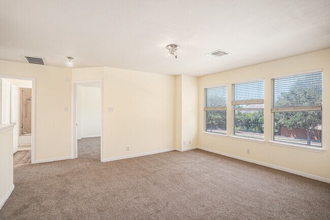 Building Photo - 200 Frontier Cove