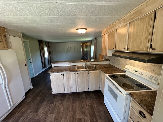 Building Photo - Semi-Rural 2 Bedroom 1 Bath Updated Mobile Home w/ Amenities