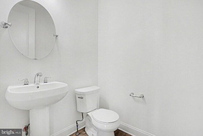 Building Photo - 205 Hoke Farm Way