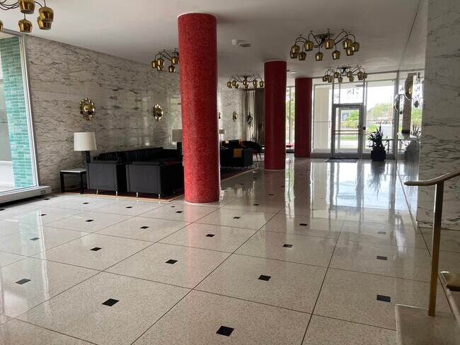 Building Photo - 718 S 7th St