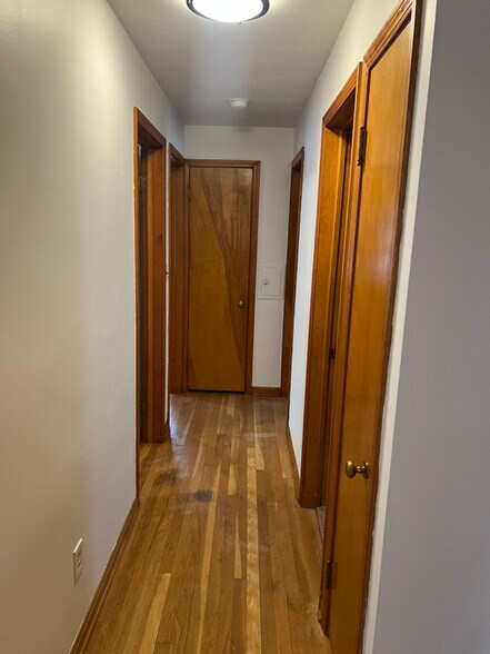 Building Photo - 6564 Oakwood Dr