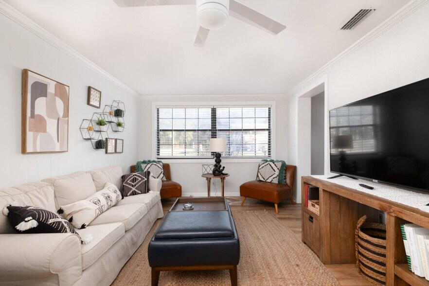 Building Photo - 18160 High Springs Main St