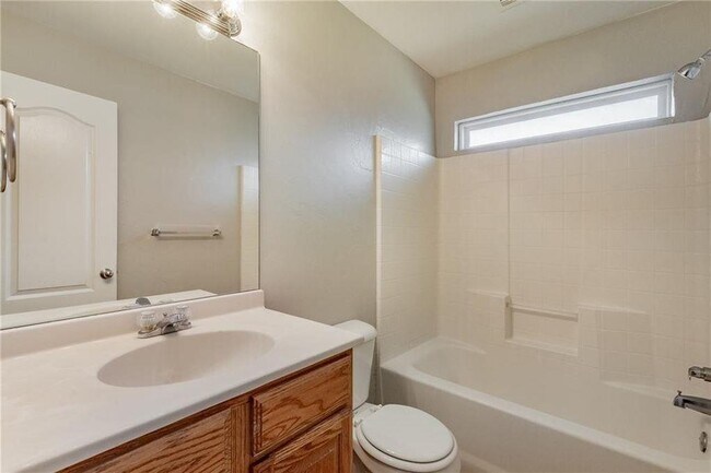 Building Photo - 1004 Mollie Rausch Ln