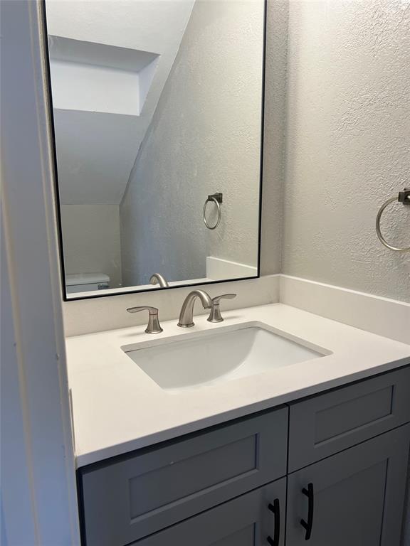 Building Photo - 6497 Hart Ln