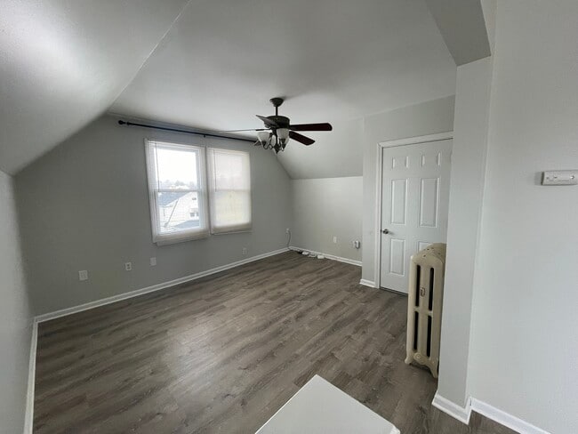 Building Photo - 108 Concord St