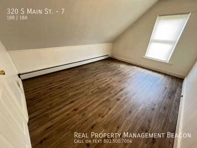 Building Photo - 320 S Main St