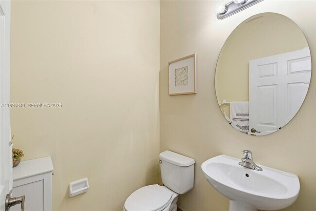 Building Photo - 165 Emerald Creek Terrace