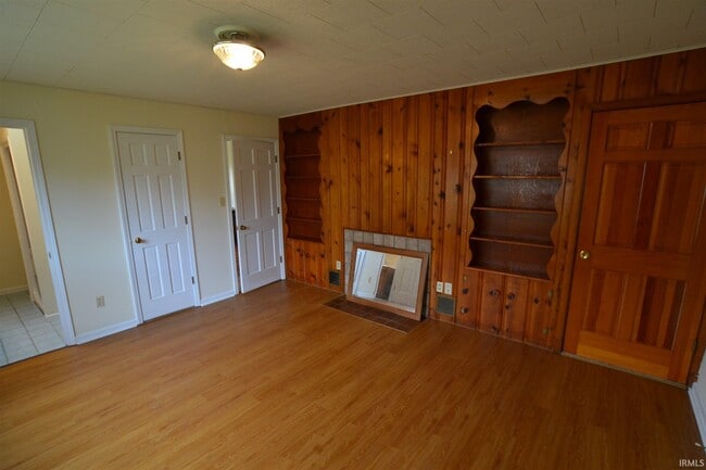 Building Photo - 830 S Woodlawn Ave