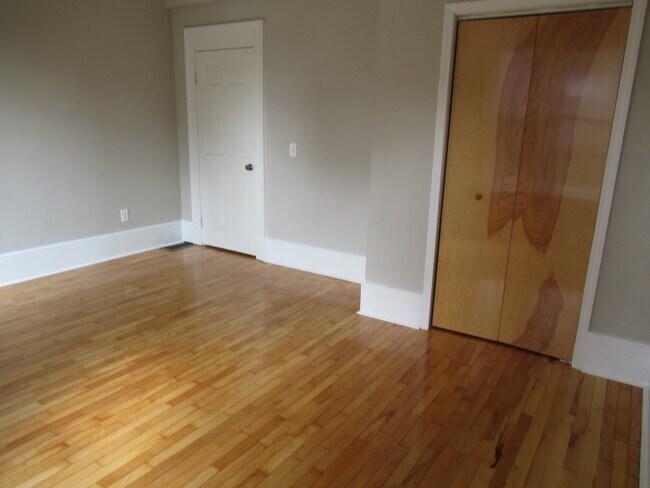 master closet - door entrance - 48 Sherman Pl