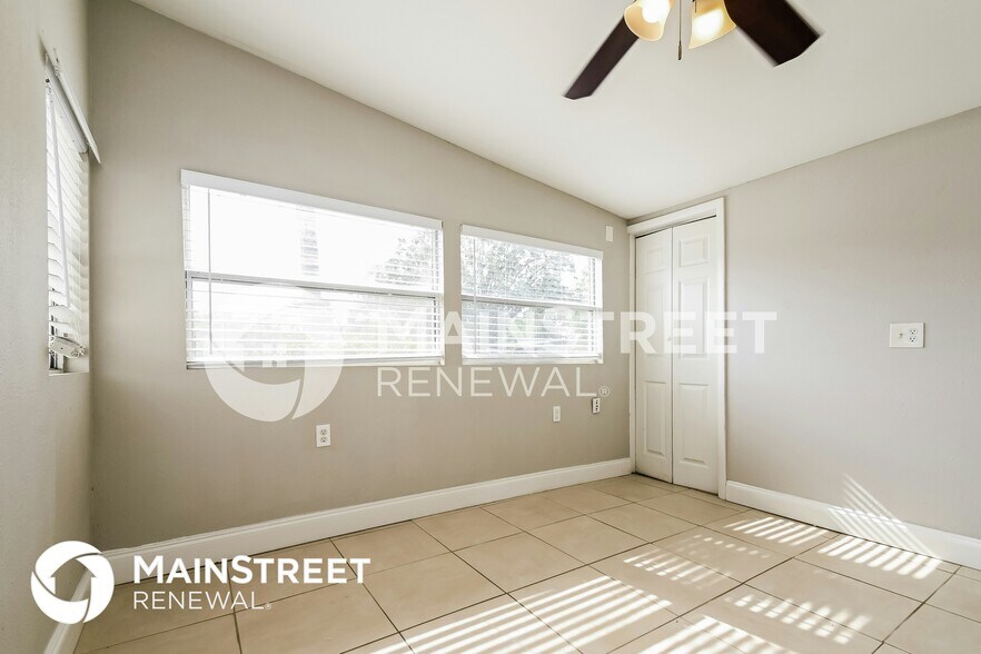 Building Photo - 3521 Schwalbe Dr