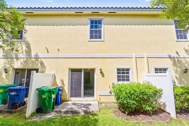 Building Photo - 1102 NW 40th Way