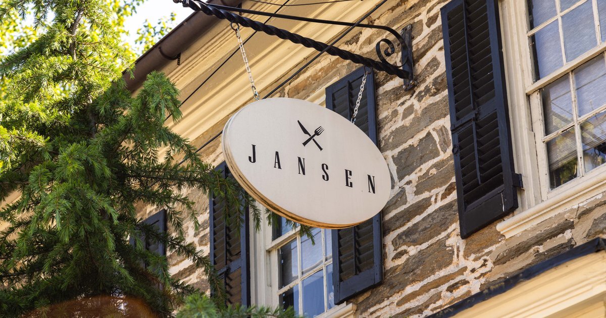 Building Photo - 74 E Church Ln