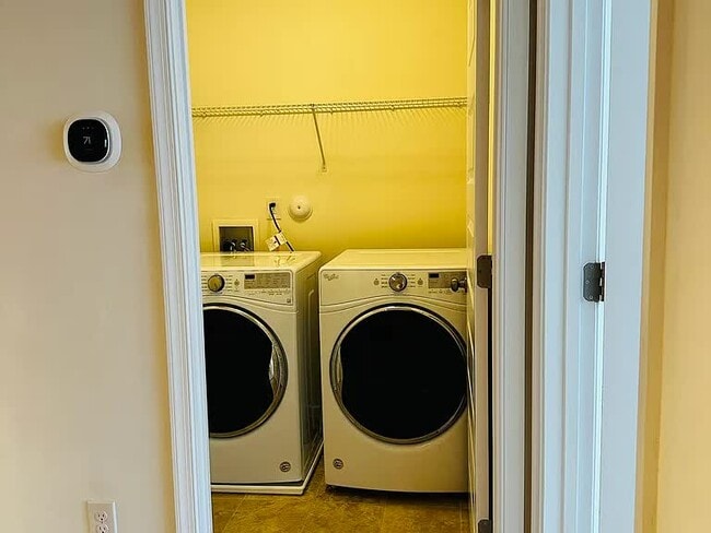 Building Photo - 5604 Benoni Ct