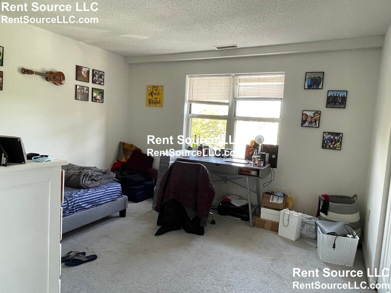 Building Photo - 175 Beacon St