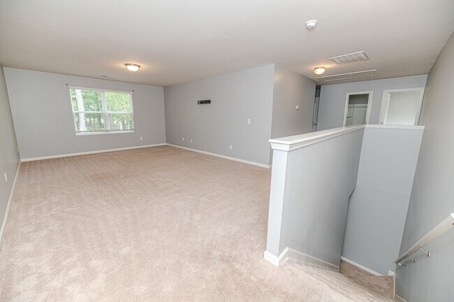 Building Photo - 2441 Westgate Dr