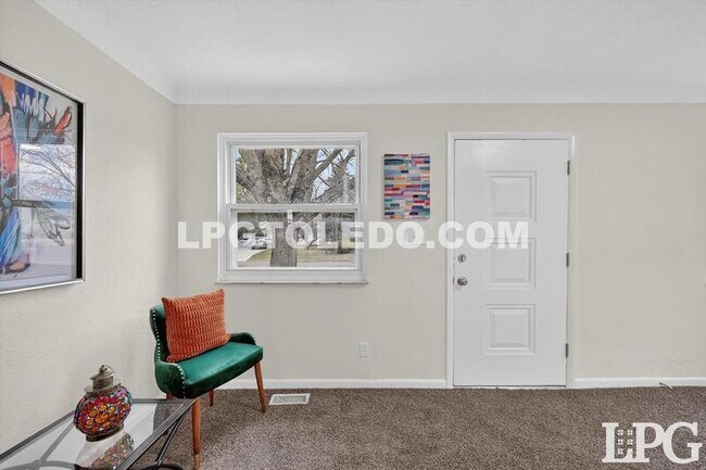 Building Photo - 927 W Northgate Pkwy