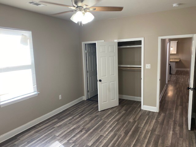 Building Photo - 8917 Pear St