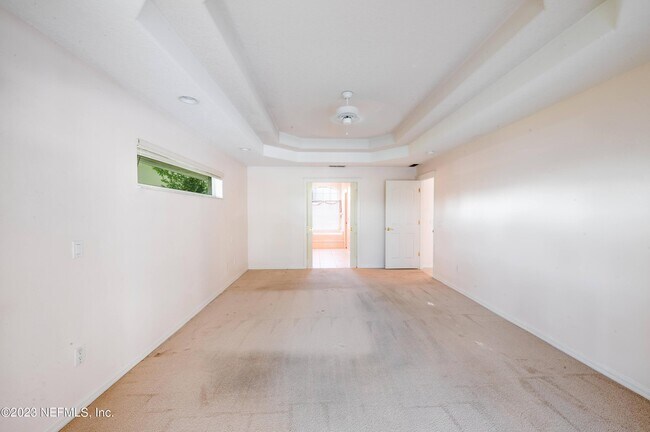 Building Photo - 13 Clear Ct