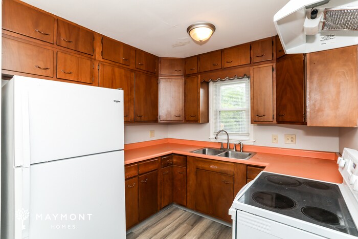 Building Photo - 2480 Sylmar Ct