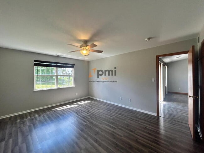 Building Photo - 396 Golden Oak Ct