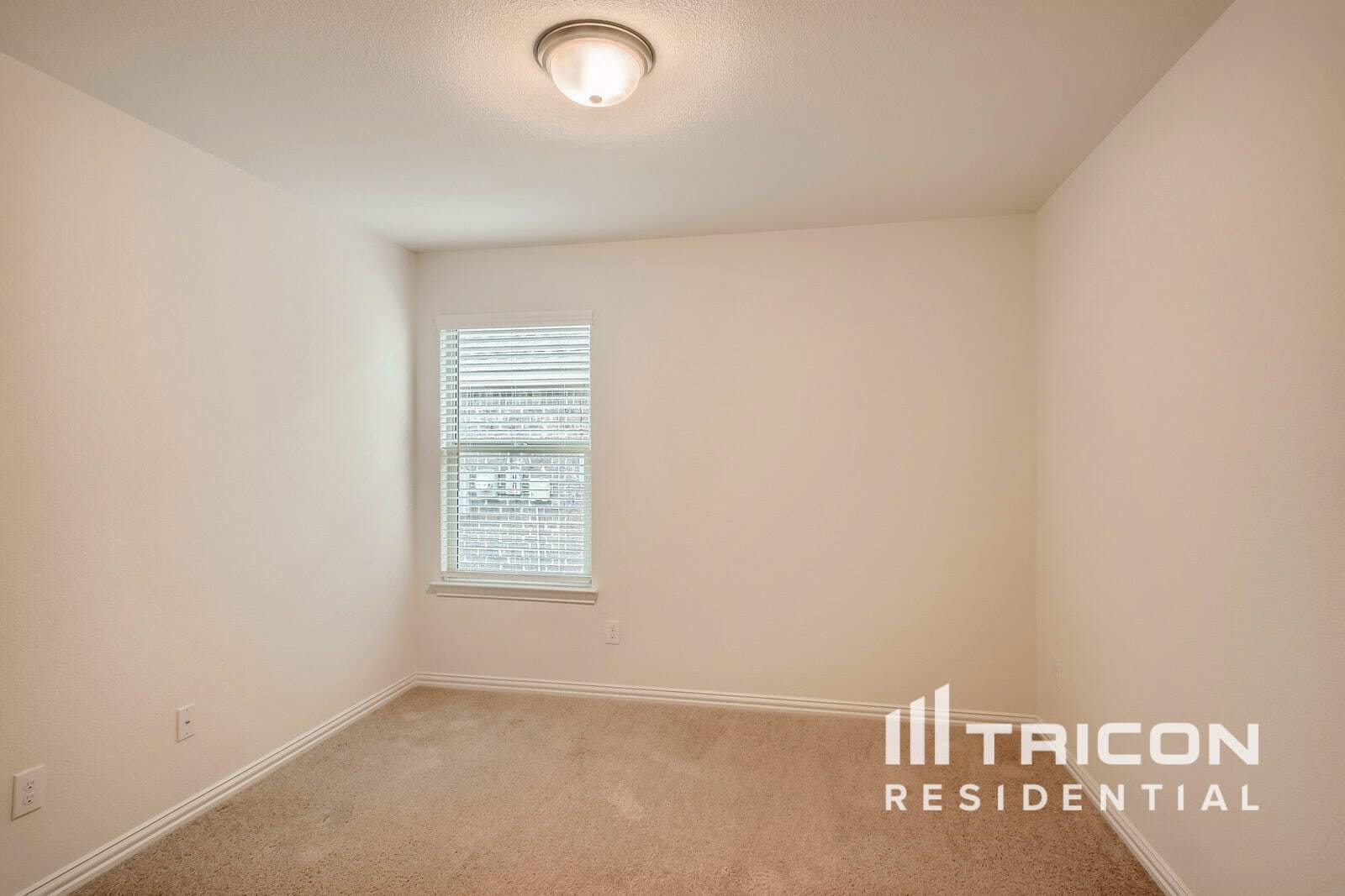 Building Photo - 1348 Renoir Dr