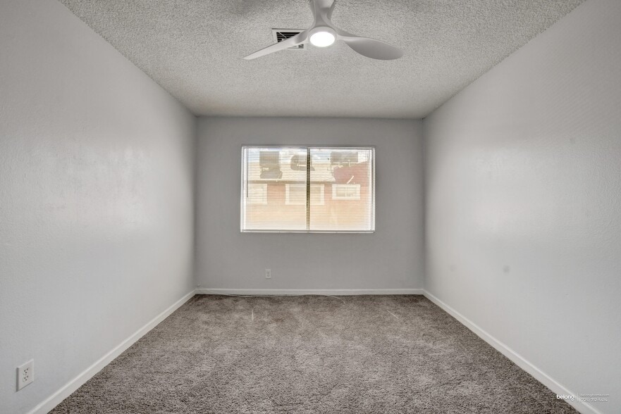 Building Photo - 501 S Maryland Pkwy