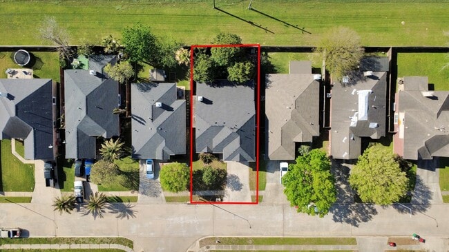 Building Photo - 18315 Brenwood Menor Dr