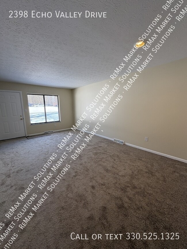 Building Photo - 2398 Echo Valley Dr