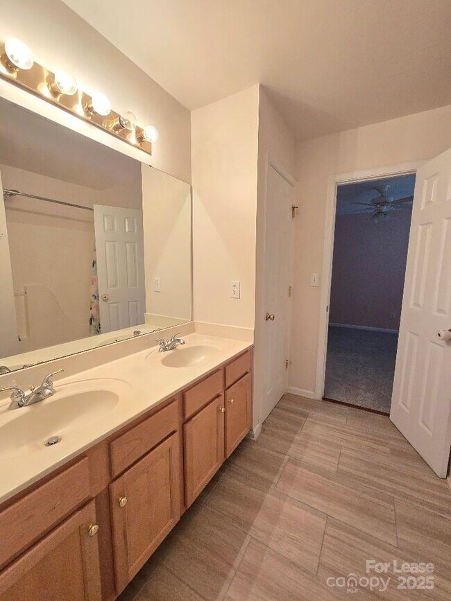 Building Photo - 8221 Brookings Dr