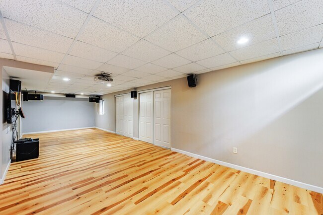 Building Photo - 1265 Dunbarton Dr