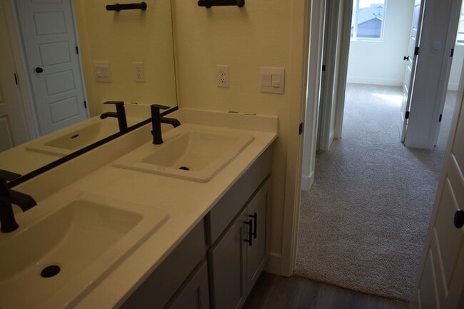 Building Photo - 4649 Jema Wy