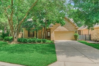 Building Photo - 118 Robindale Cir