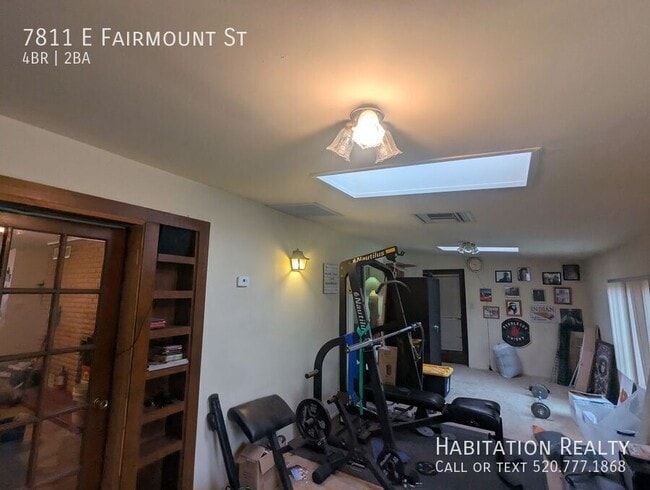 Building Photo - 7811 E Fairmount St