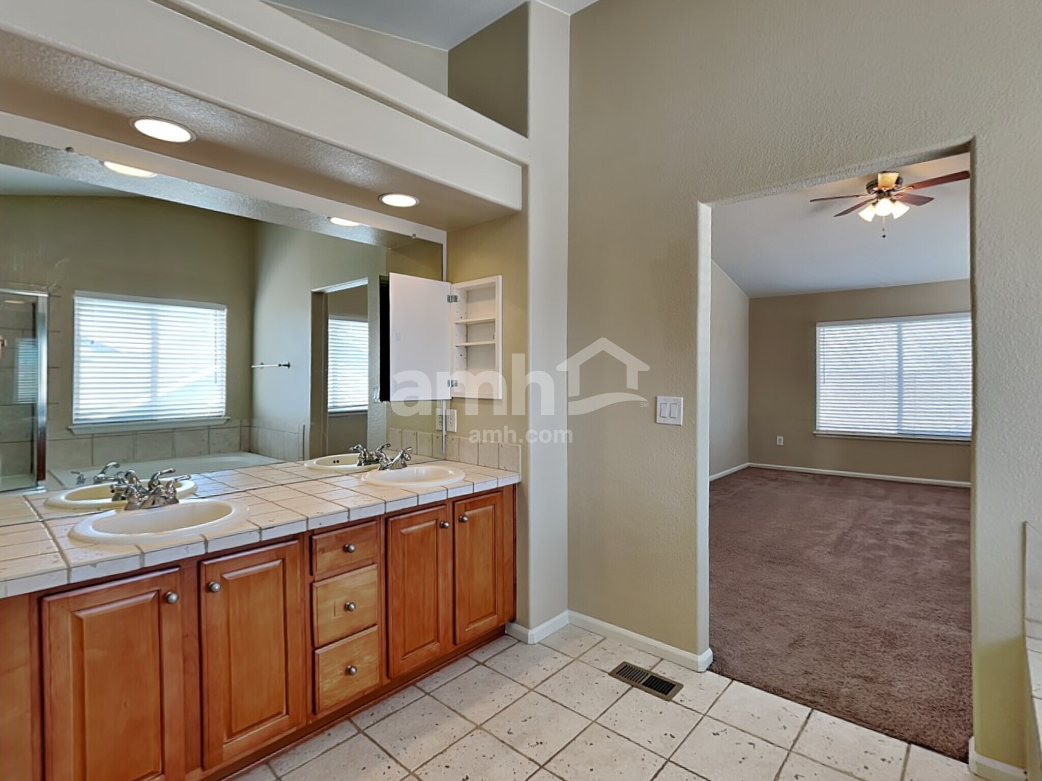 Building Photo - 285 Octillo St