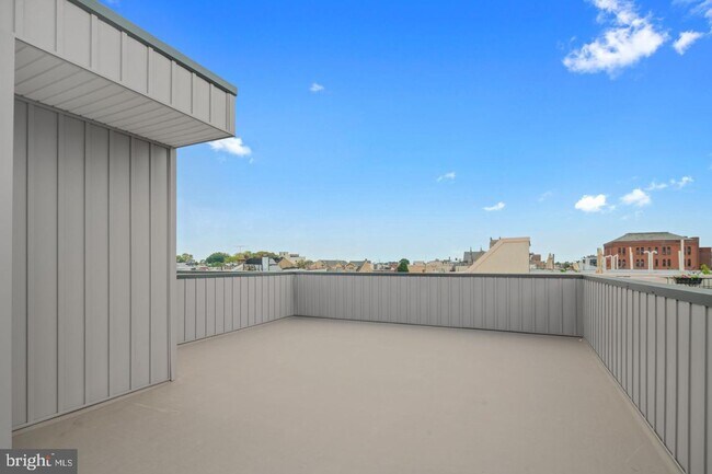 Building Photo - Pennsport Townhome with Garaged Parking