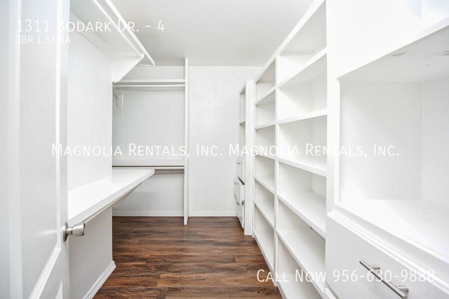 Building Photo - 1311 Bodark Dr