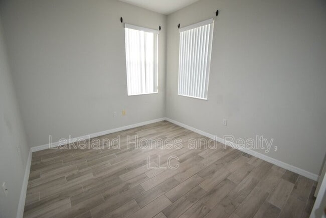 Building Photo - 534 Grasslands Village Cir
