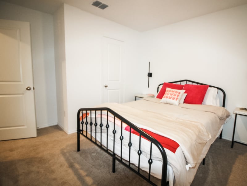 Building Photo - 15104 Bull Wagon Wy