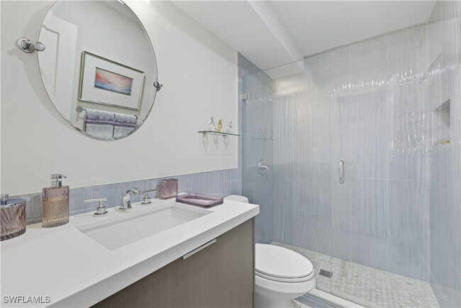 Building Photo - 609 12th Ave S